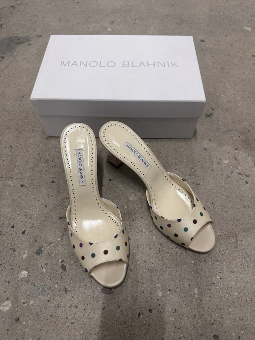 Manolo Blahnik Jadaron 70 Mule Sandal Heels Cream Polka Dot